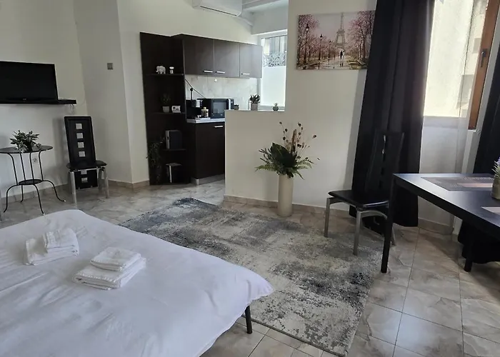 New Experience In Old Town 41 B